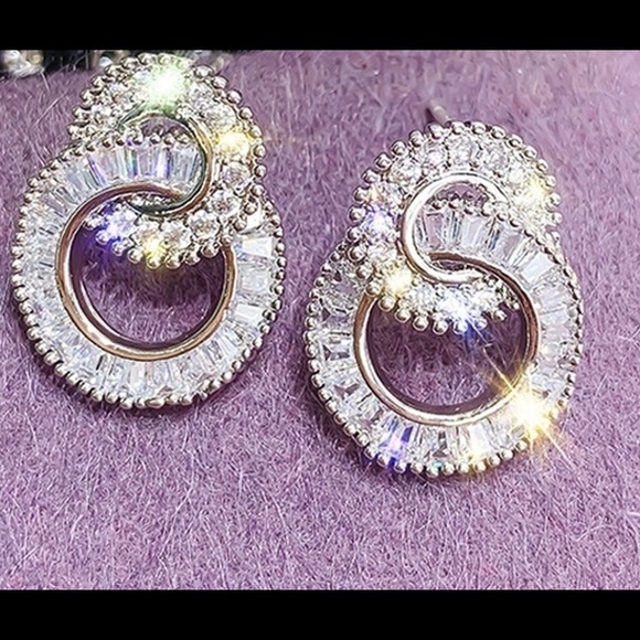 DOUBLE HOOP EARRINGS - Picture 5 of 5